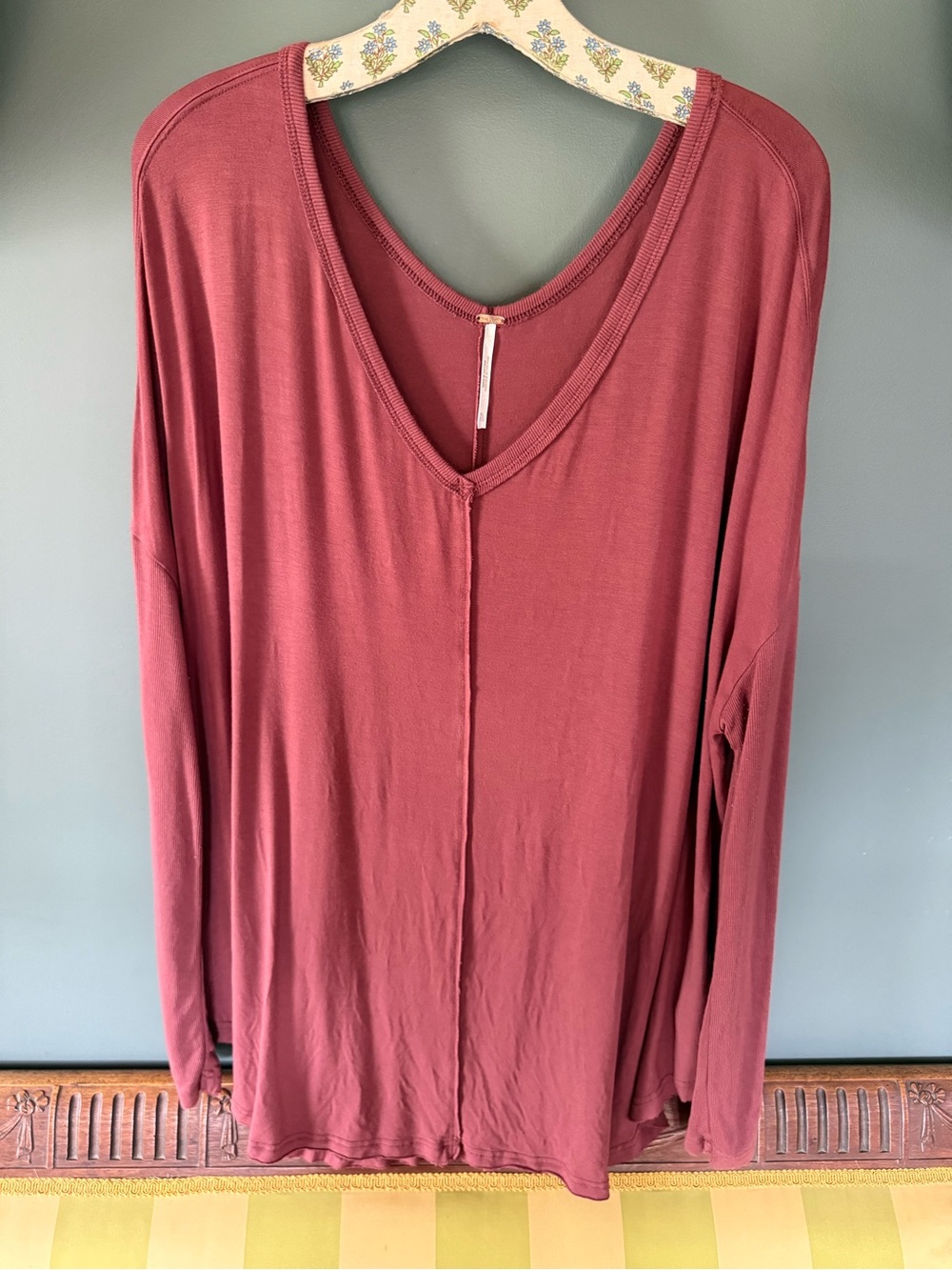 Free People Long Sleeve V-Neck long sleeve rust sz XL